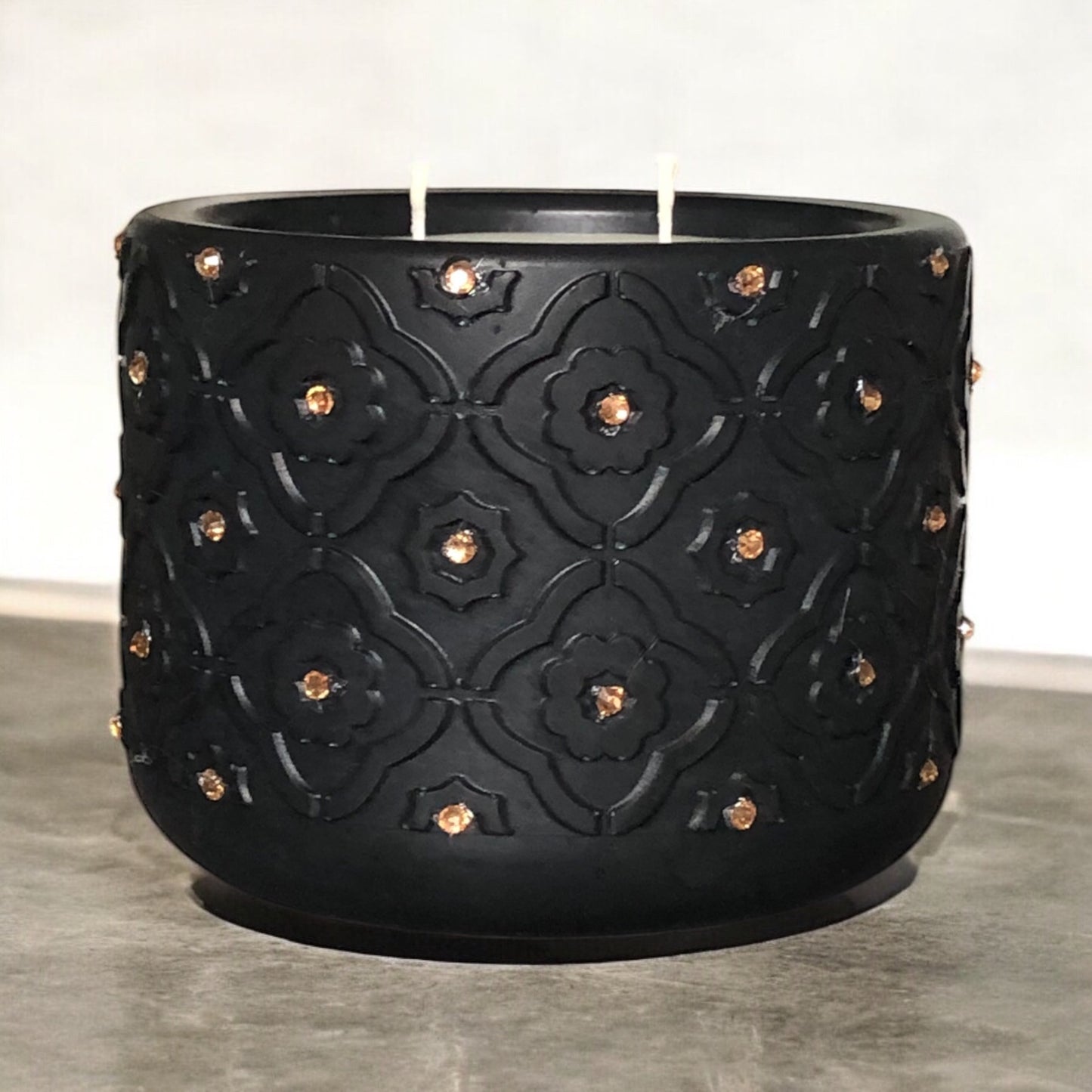 Black Concrete Flower Trellis candle